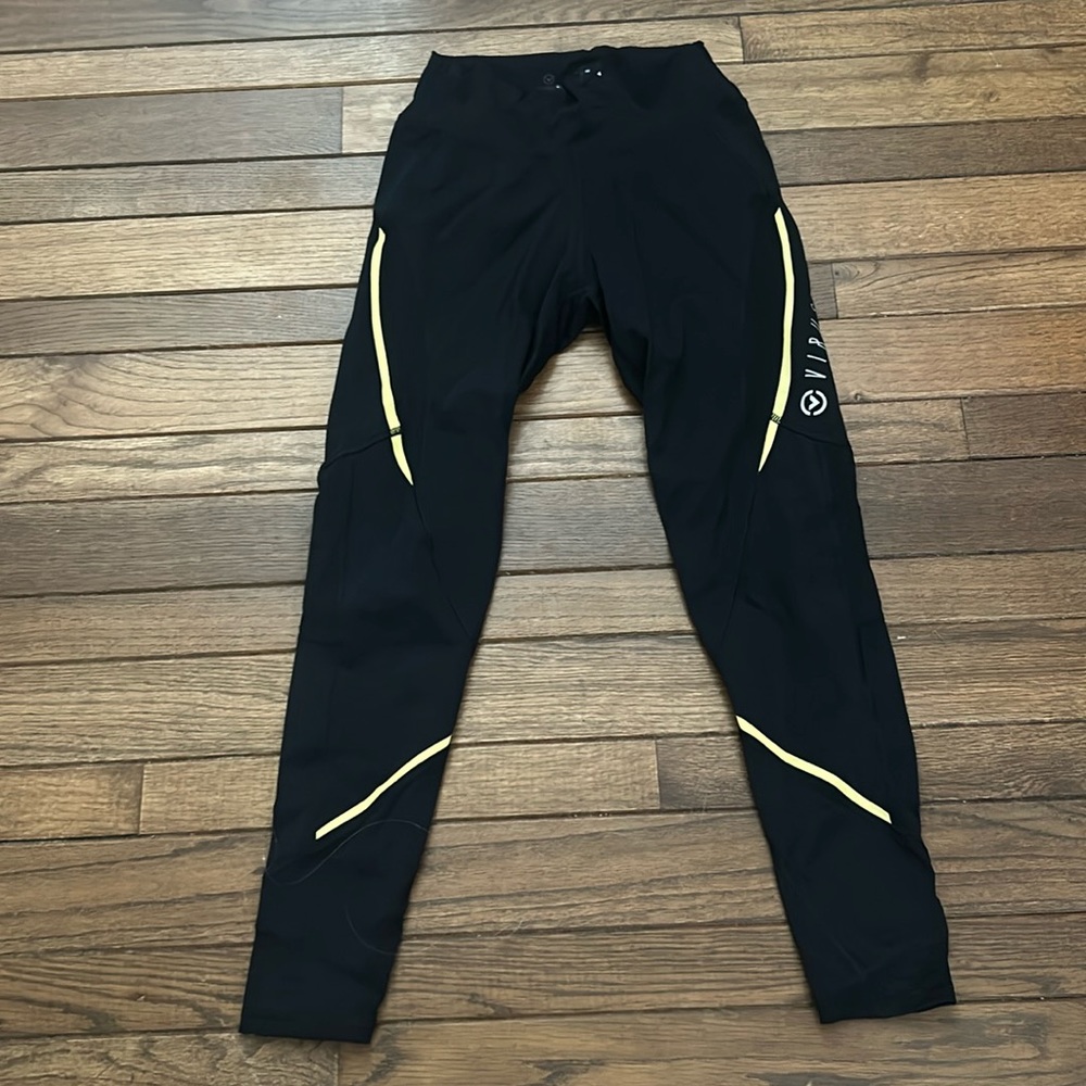 Virus legging. Size Medium